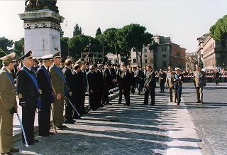 Roma, Altare della Patria: cerimonia di consegna in forma ufficiale della Bandiera all'Esercito e conferimento della M.O.V.M. e M.O.V.C. per l'attività svolta dall'Esercito in guerra e in pace