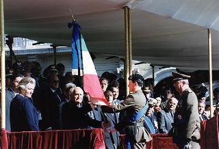 Roma, Altare della Patria: cerimonia di consegna in forma ufficiale della Bandiera all'Esercito e conferimento della M.O.V.M. e M.O.V.C. per l'attività svolta dall'Esercito in guerra e in pace