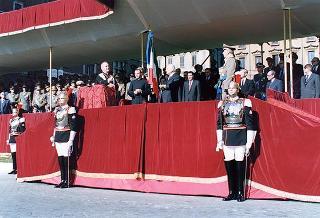 Roma, Altare della Patria: cerimonia di consegna in forma ufficiale della Bandiera all'Esercito e conferimento della M.O.V.M. e M.O.V.C. per l'attività svolta dall'Esercito in guerra e in pace