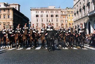 Roma, Altare della Patria: cerimonia di consegna in forma ufficiale della Bandiera all'Esercito e conferimento della M.O.V.M. e M.O.V.C. per l'attività svolta dall'Esercito in guerra e in pace