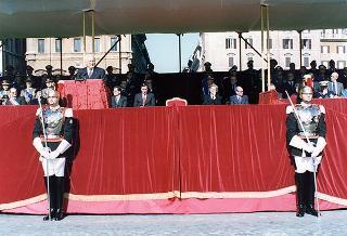 Roma, Altare della Patria: cerimonia di consegna in forma ufficiale della Bandiera all'Esercito e conferimento della M.O.V.M. e M.O.V.C. per l'attività svolta dall'Esercito in guerra e in pace
