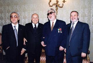 Prof. Tommaso Daniele, presidente dell'Unione italiana ciechi, con il Consiglio direttivo