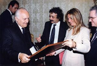 Antonino Saija, segretario dell'Unione nazionale segretari comunali e provinciali d'Italia, con una delegazione del sodalizio