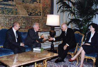 Esponenti della casa Editrice Einaudi, per presentare il volume Dall'Alto Medioevo all'età dei ghetti