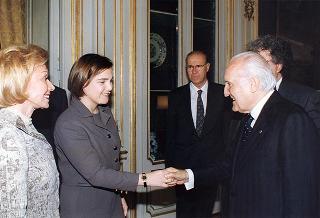 Signora Ernestina Herrera de Noble, direttore del quotidiano argentino "Clarin", ed alcuni collaboratori