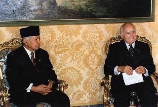 Incontro con il Presidente della Repubblica di Indonesia gen. Soeharto