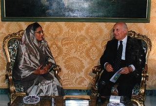 Incontro con il Primo Ministro della Repubblica Popolare del Bangladesh signora Sheikh Hasina