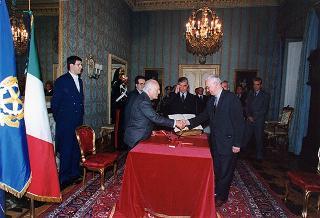 Giuramento del nuovo ministro per i lavori pubblici del Gabinetto Prodi, prof. Paolo Costa