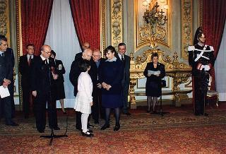 Esponenti del Centro nazionale per la bontà nella scuola, il Comitato promotore ed i vincitori del 46° Premio nazionale "Livio Tempesta"