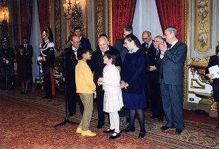 Esponenti del Centro nazionale per la bontà nella scuola, il Comitato promotore ed i vincitori del 46° Premio nazionale "Livio Tempesta"