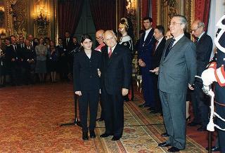 Esponenti del Centro nazionale per la bontà nella scuola, il Comitato promotore ed i vincitori del 46° Premio nazionale "Livio Tempesta"
