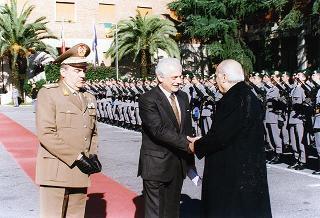 Roma: intervento del Presidente della Repubblica all'inaugurazione dell'anno di studi 1996-'97 della Scuola di polizia tributaria della Guardia di Finanza