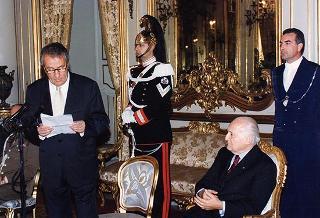 Guido Farolfi, presidente della Sezione d'Italia dell'Associazione dei giornalisti europei, con una delegazione