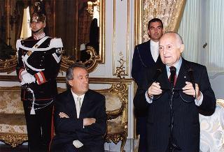 Guido Farolfi, presidente della Sezione d'Italia dell'Associazione dei giornalisti europei, con una delegazione