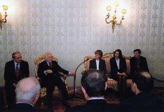 Il Presidente della Repubblica Scalfaro incontra l'avv. Marina Magistrelli, coordinatore nazionale del Movimento per l'Ulivo, con una delegazione