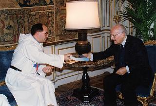 Il Presidente della Repubblica Scalfaro riceve Padre Giovanni Pujana, vicario dei Padri Trinitari spagnoli, con i padri Luigi Cianfriglia e Isidoro Murciego