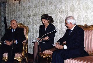 Incontro del Presidente della Repubblica Scalfaro Giancarlo Laurini, presidente del Consiglio nazionale del notariato, ed i partecipanti alla Conferenza dei notariati dell'Unione Europea