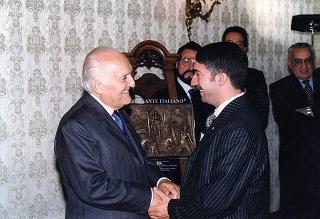 On. Bartolo Ciccardini, presidente dell'Associazione dei ristoranti italiani nel mondo "Ciao Italia", con una delegazione