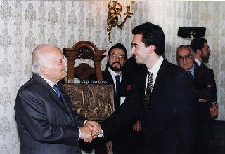 On. Bartolo Ciccardini, presidente dell'Associazione dei ristoranti italiani nel mondo "Ciao Italia", con una delegazione