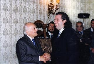 On. Bartolo Ciccardini, presidente dell'Associazione dei ristoranti italiani nel mondo "Ciao Italia", con una delegazione