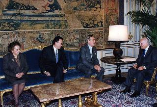 Prof. Arch. Carlo Aymonino, presidente dell'Accademia Nazionale di S. Luca, alcuni esponenti dell'Accademia ed il prof. arch. Francesco Cellini, vincitore del Premio "Presidente della Repubblica" 1996