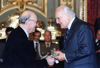 Intervento del Presidente della Repubblica Scalfaro alla cerimonia di conferimento dei "Premi nazionali per la traduzione" 1994, 1995 e 1996