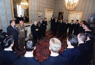 Delegazione di allievi ufficiali dell'Accademia Navale di Livorno in servizio di guardia d'onore al Palazzo del Quirinale