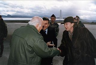 Visita di stato del Presidente della Repubblica Oscar Luigi Scalfaro in Bosnia-Erzegovina, per un incontro a Sarajevo con il Presidente Alija Izetbegovi e con il Contingente italiano dell'IFOR