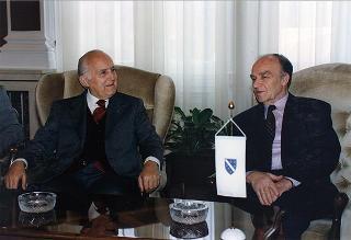 Visita di stato del Presidente della Repubblica Oscar Luigi Scalfaro in Bosnia-Erzegovina, per un incontro a Sarajevo con il Presidente Alija Izetbegovi e con il Contingente italiano dell'IFOR
