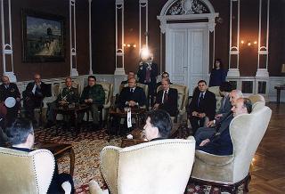 Visita di stato del Presidente della Repubblica Oscar Luigi Scalfaro in Bosnia-Erzegovina, per un incontro a Sarajevo con il Presidente Alija Izetbegovi e con il Contingente italiano dell'IFOR