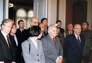 Visita di stato del Presidente della Repubblica Oscar Luigi Scalfaro in Bosnia-Erzegovina, per un incontro a Sarajevo con il Presidente Alija Izetbegovi e con il Contingente italiano dell'IFOR