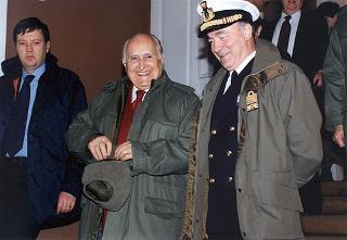 Visita di stato del Presidente della Repubblica Oscar Luigi Scalfaro in Bosnia-Erzegovina, per un incontro a Sarajevo con il Presidente Alija Izetbegovi e con il Contingente italiano dell'IFOR