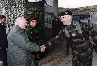 Visita di stato del Presidente della Repubblica Oscar Luigi Scalfaro in Bosnia-Erzegovina, per un incontro a Sarajevo con il Presidente Alija Izetbegovi e con il Contingente italiano dell'IFOR