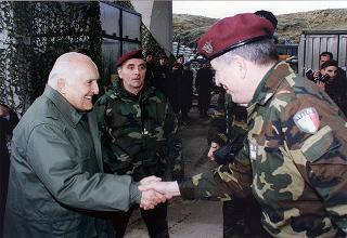 Visita di stato del Presidente della Repubblica Oscar Luigi Scalfaro in Bosnia-Erzegovina, per un incontro a Sarajevo con il Presidente Alija Izetbegovi e con il Contingente italiano dell'IFOR