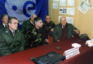 Visita di stato del Presidente della Repubblica Oscar Luigi Scalfaro in Bosnia-Erzegovina, per un incontro a Sarajevo con il Presidente Alija Izetbegovi e con il Contingente italiano dell'IFOR