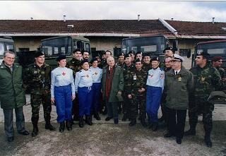 Visita di stato del Presidente della Repubblica Oscar Luigi Scalfaro in Bosnia-Erzegovina, per un incontro a Sarajevo con il Presidente Alija Izetbegovi e con il Contingente italiano dell'IFOR
