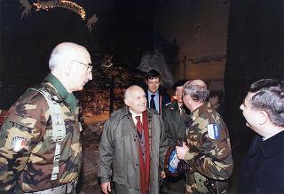 Visita di stato del Presidente della Repubblica Oscar Luigi Scalfaro in Bosnia-Erzegovina, per un incontro a Sarajevo con il Presidente Alija Izetbegovi e con il Contingente italiano dell'IFOR