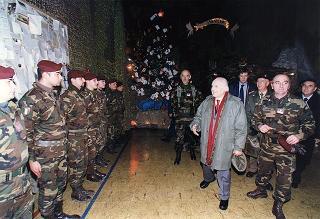 Visita di stato del Presidente della Repubblica Oscar Luigi Scalfaro in Bosnia-Erzegovina, per un incontro a Sarajevo con il Presidente Alija Izetbegovi e con il Contingente italiano dell'IFOR