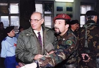 Visita di stato del Presidente della Repubblica Oscar Luigi Scalfaro in Bosnia-Erzegovina, per un incontro a Sarajevo con il Presidente Alija Izetbegovi e con il Contingente italiano dell'IFOR