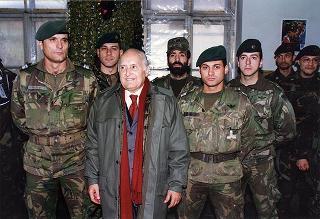 Visita di stato del Presidente della Repubblica Oscar Luigi Scalfaro in Bosnia-Erzegovina, per un incontro a Sarajevo con il Presidente Alija Izetbegovi e con il Contingente italiano dell'IFOR