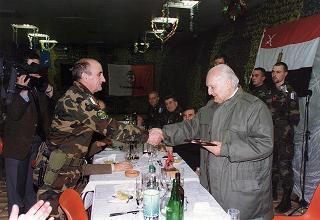 Visita di stato del Presidente della Repubblica Oscar Luigi Scalfaro in Bosnia-Erzegovina, per un incontro a Sarajevo con il Presidente Alija Izetbegovi e con il Contingente italiano dell'IFOR
