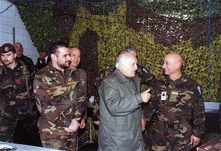 Visita di stato del Presidente della Repubblica Oscar Luigi Scalfaro in Bosnia-Erzegovina, per un incontro a Sarajevo con il Presidente Alija Izetbegovi e con il Contingente italiano dell'IFOR