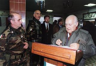 Visita di stato del Presidente della Repubblica Oscar Luigi Scalfaro in Bosnia-Erzegovina, per un incontro a Sarajevo con il Presidente Alija Izetbegovi e con il Contingente italiano dell'IFOR