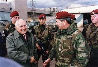 Visita di stato del Presidente della Repubblica Oscar Luigi Scalfaro in Bosnia-Erzegovina, per un incontro a Sarajevo con il Presidente Alija Izetbegovi e con il Contingente italiano dell'IFOR