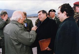 Visita di stato del Presidente della Repubblica Oscar Luigi Scalfaro in Bosnia-Erzegovina, per un incontro a Sarajevo con il Presidente Alija Izetbegovi e con il Contingente italiano dell'IFOR
