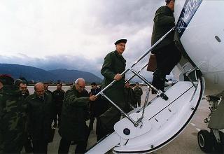 Visita di stato del Presidente della Repubblica Oscar Luigi Scalfaro in Bosnia-Erzegovina, per un incontro a Sarajevo con il Presidente Alija Izetbegovi e con il Contingente italiano dell'IFOR