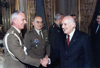 Incontro del Presidente della Repubblica Oscar Luigi Scalfaro con il Quadro Permanente e frequentatori dell'89° Corso del NATO Defense College
