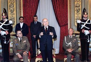 Incontro del Presidente della Repubblica Oscar Luigi Scalfaro con il Quadro Permanente e frequentatori dell'89° Corso del NATO Defense College