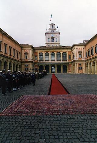 Schieramento della guardia d'onore in occasione della vista di Stato del Presidente della Finlandia
