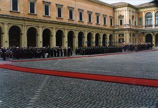 Schieramento della guardia d'onore in occasione della vista di Stato del Presidente della Finlandia